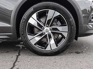 Volvo  B4 AWD Ultimate Pano ACC