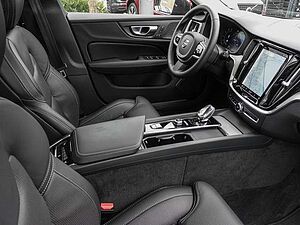 Volvo  B4 AWD Ultimate Pano ACC
