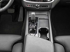 Volvo  B4 AWD Plus LED 4xShz.