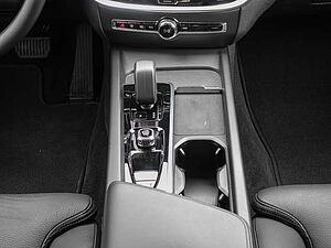 Volvo  B4 AWD Plus LED