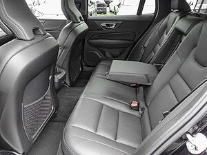 Volvo  B4 AWD Plus LED