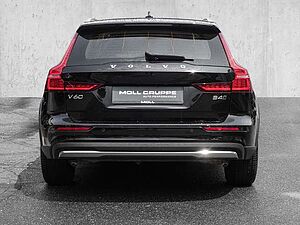 Volvo  B4 AWD Plus AHK LED