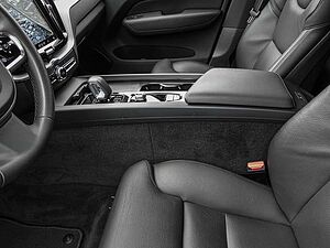 Volvo  B4 2WD Plus Dark SHZ AUT EL. HECK FLA KAM