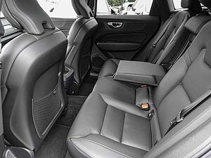 Volvo  B4 2WD Plus Dark SHZ AUT EL. HECK FLA KAM