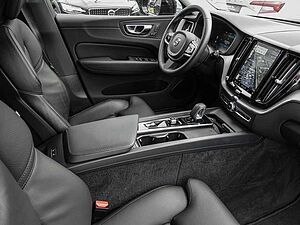 Volvo  B4 2WD Plus Dark SHZ AUT EL. HECK FLA KAM