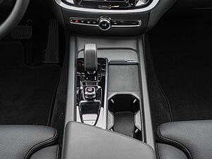 Volvo  B4 AWD Plus 4xSHZ ACC LED