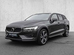 Volvo  B4 AWD Plus 4xSHZ ACC LED