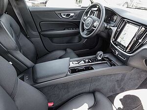Volvo  B4 AWD Plus 4xSHZ ACC LED Kamera