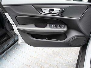 Volvo  B4 AWD Plus ACC  Pano LED