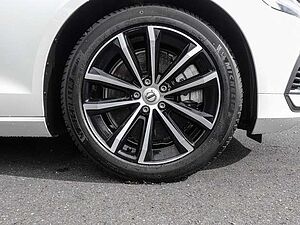 Volvo  T6 Twin Engine AWD Core Plug-In LED Kamera