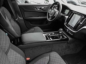 Volvo  T6 Twin Engine AWD Core Plug-In LED Kamera
