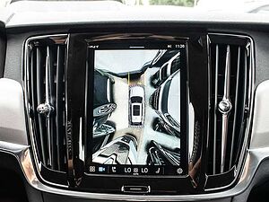 Volvo  B4 2WD Plus Dark 2WD AUT EL. HECK Sthz. LED