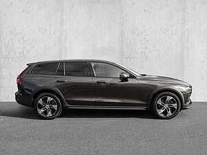 Volvo  B4 AWD Plus 4xSHZ ACC LED