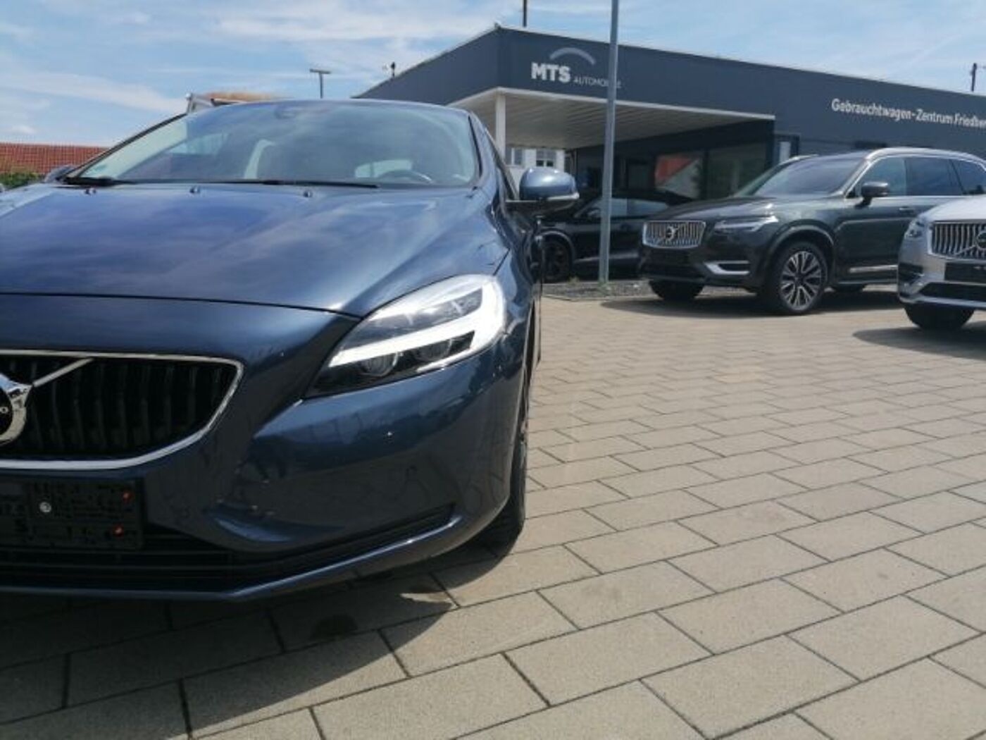 Volvo  Momentum T2 1.5 Navi AHK SHZ digitales Cockp