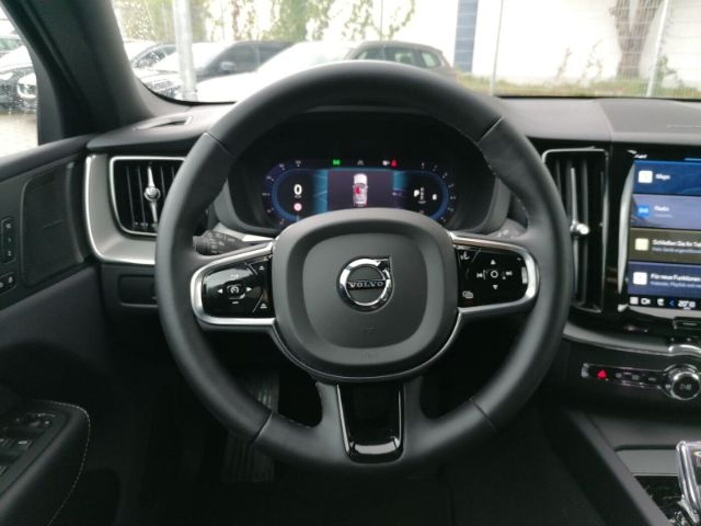 Volvo  Plus Dark 2WD EU6d B4 AHK Navi LED Leder Me