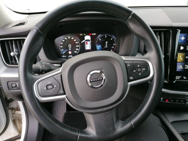 Volvo  Momentum Pro 2WD D4 EU6d-T Navi Leder digit