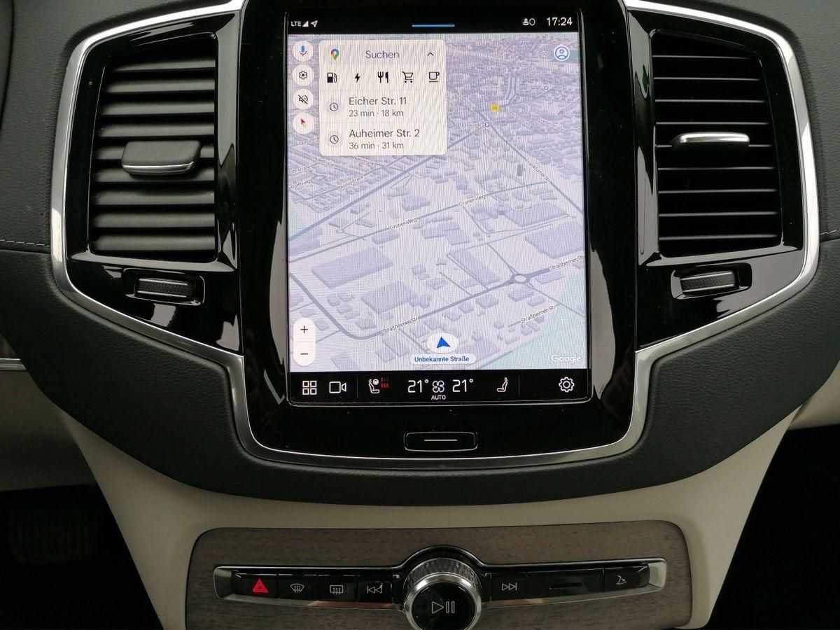 Volvo  Ultimate Bright Recharge Plug-In Hybrid AWD T8 T