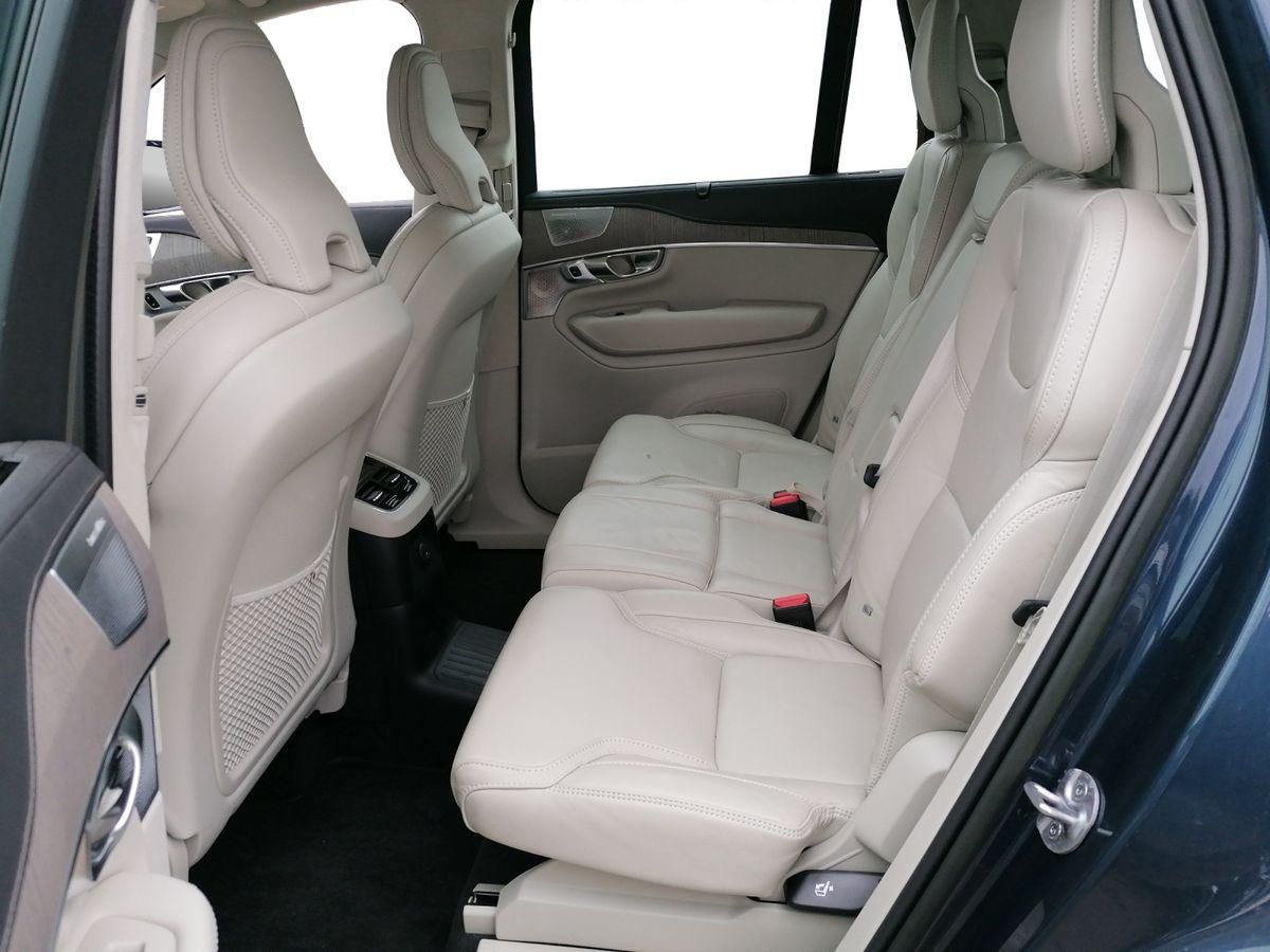 Volvo  Ultimate Bright Recharge Plug-In Hybrid AWD T8 T