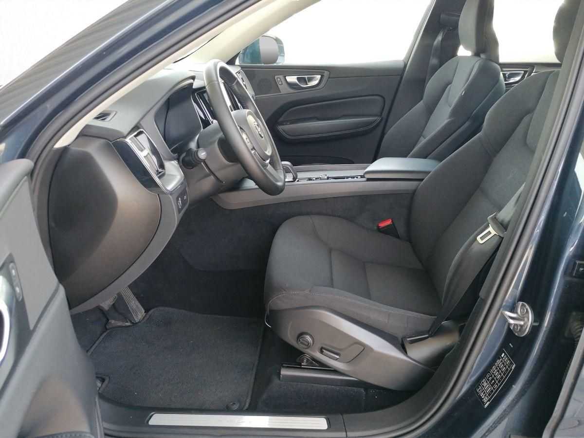 Volvo  2.0 Diesel B5 Momentum Pro AWD