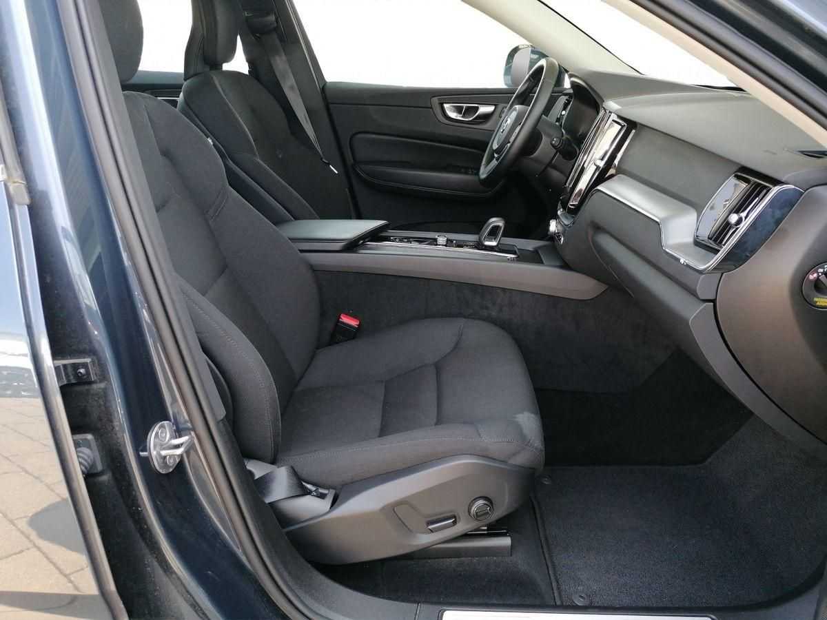 Volvo  2.0 Diesel B5 Momentum Pro AWD