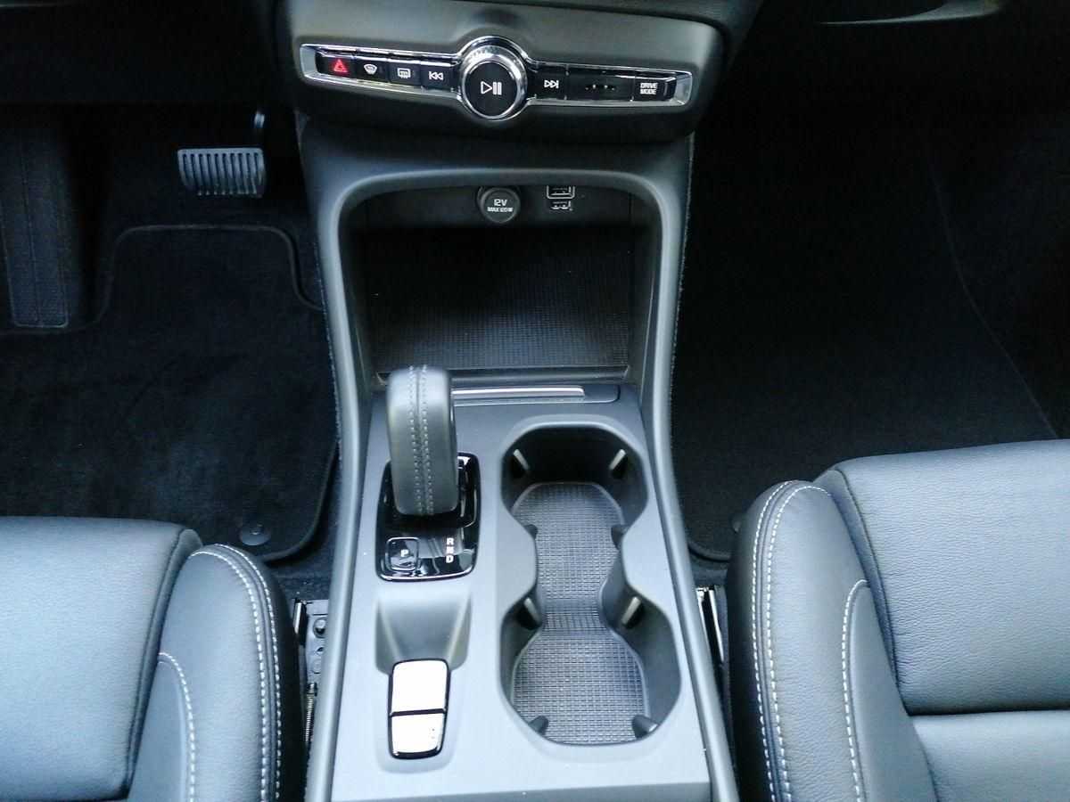 Volvo  Momentum Pro, D3 LED Navi Leder SHZ Rückfah
