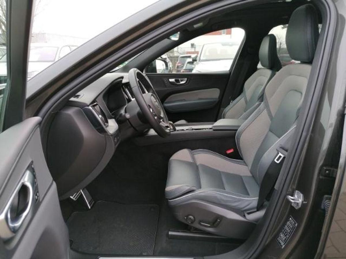 Volvo  R Design 2WD B4 Benzin EU6d StandHZG Leder Pano