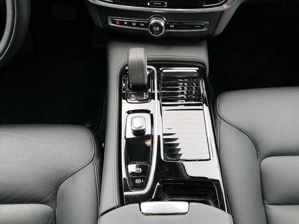 Volvo  Recharge  Plug-In Hybrid T6 AWD  Inscription