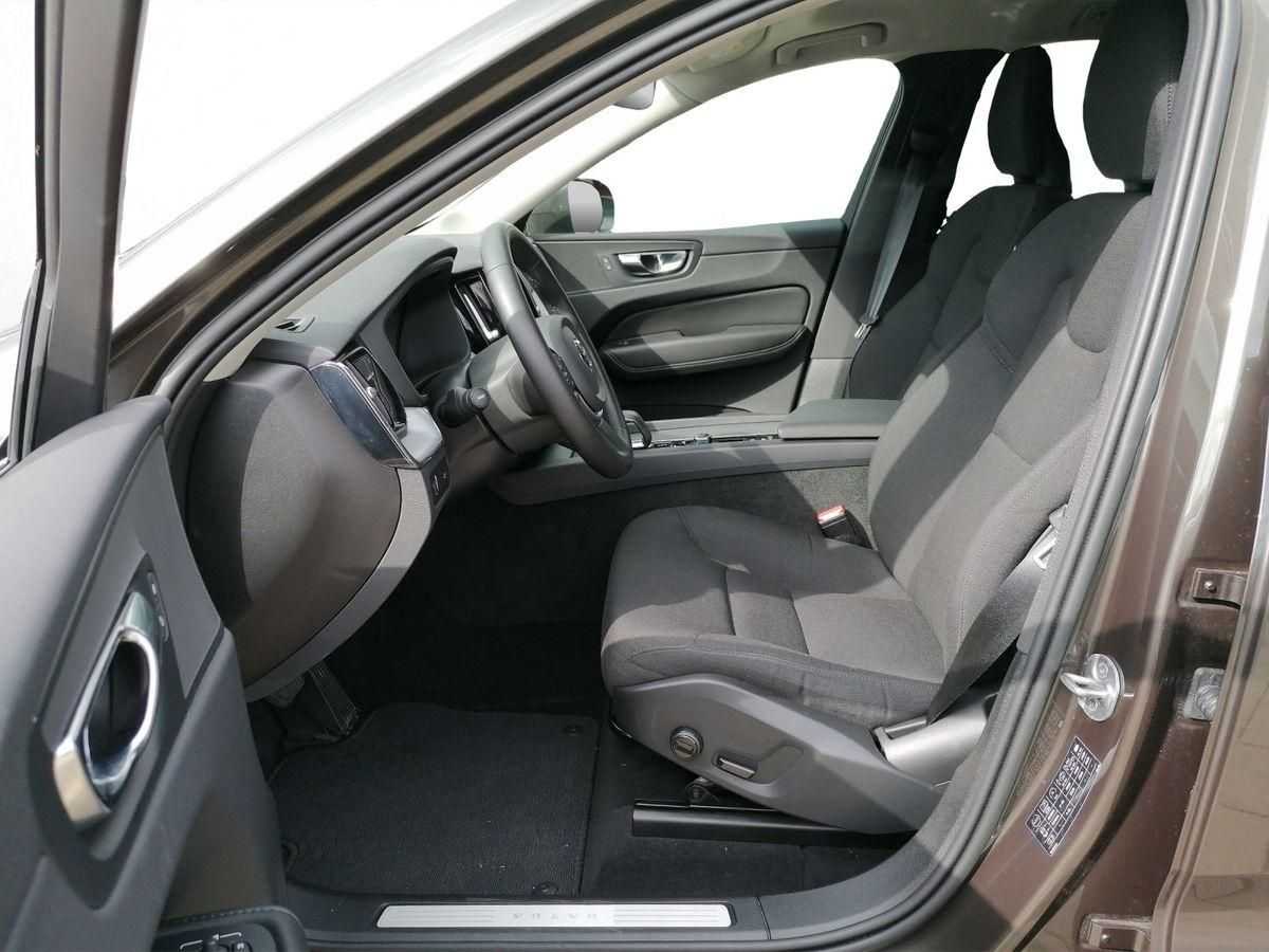 Volvo  Momentum Pro 2WD B4 Mild-Hybrid Diesel Goog