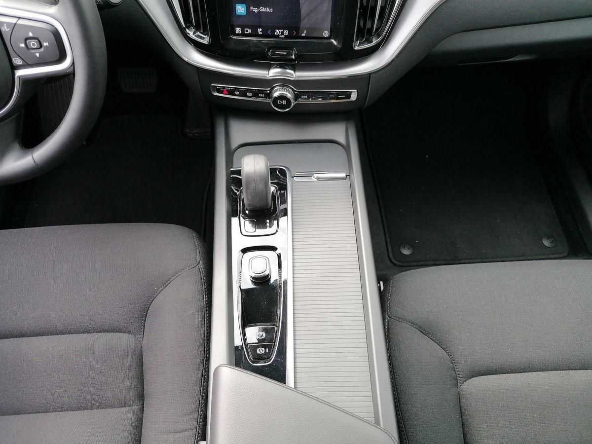 Volvo  Momentum Pro 2WD B4 Mild-Hybrid Diesel Goog
