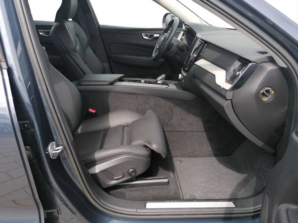 Volvo  Plus, B4 AWD Mild-Hybri AHK NAVI ACC Harman