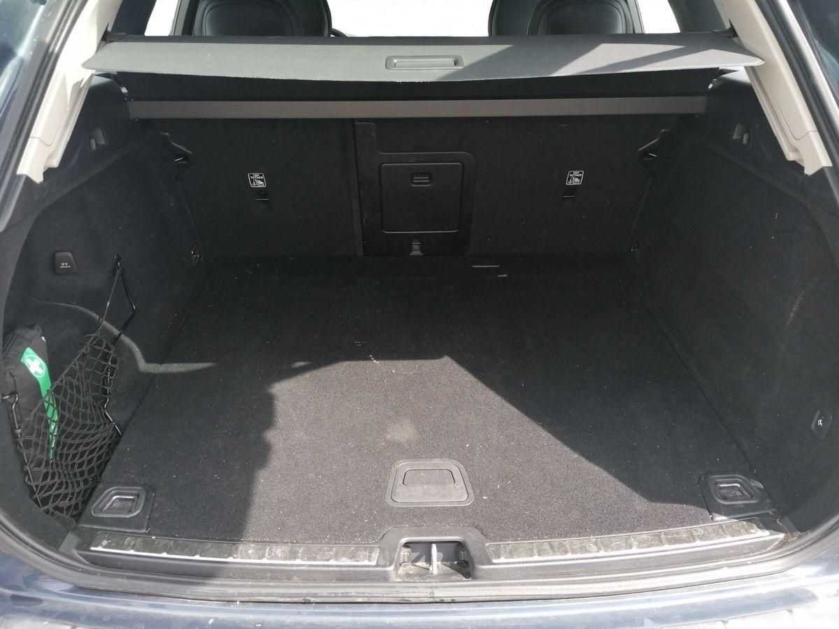 Volvo  Plus, B4 AWD Mild-Hybri AHK NAVI ACC Harman