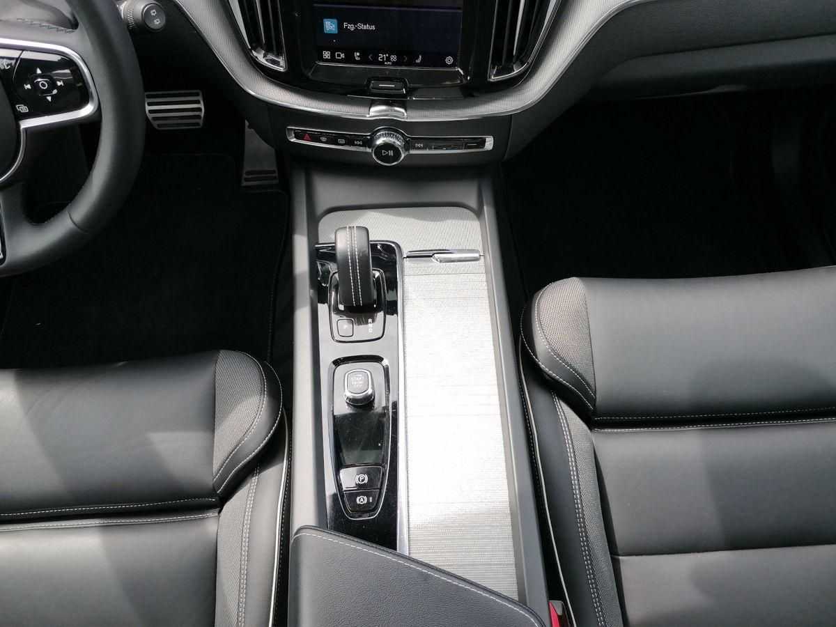 Volvo  Recharge R-Design T6 350PS  22 Zoll Rückfah
