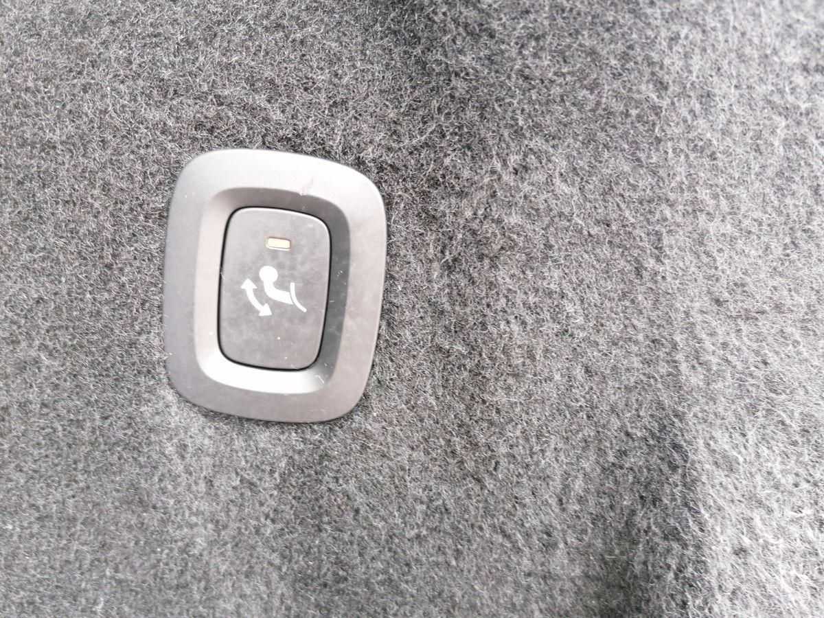 Volvo  Recharge R-Design T6 350PS  22 Zoll Rückfah