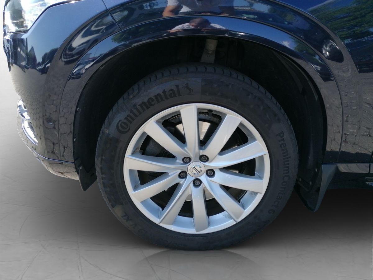 Volvo  D5 AWD Momentum Navi Leder R-Kamera, elekt