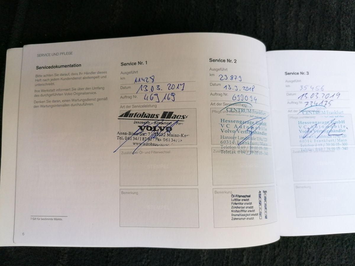 Volvo  D5 AWD Momentum Navi Leder R-Kamera, elekt