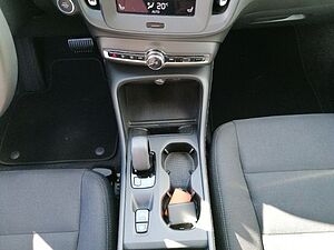 Volvo  Momentum Core 2WD T3 EU6d Navi digitales Co