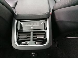 Volvo  Inscription Expression T8 Recharge AWD 7-Si