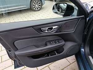 Volvo  R Design T5 Navi, R-Kamera, LED,