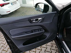 Volvo  B4 Mild-Hybrid Diesel AWD Automatikgetriebe