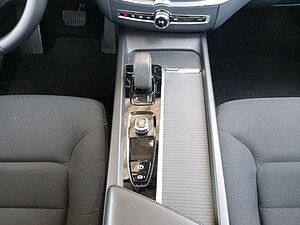 Volvo  2.0 Diesel B5 Momentum Pro AWD