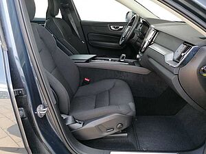 Volvo  2.0 Diesel B5 Momentum Pro AWD