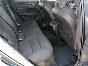 Volvo  2.0 Diesel B5 Momentum Pro AWD