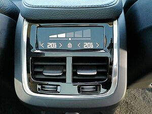 Volvo  Recharge T8 AWD Automatikgetriebe (228+107k