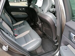Volvo  R Design 2WD B4 Benzin EU6d StandHZG Leder Pano