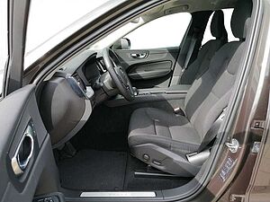 Volvo  Momentum Pro 2WD B4 Mild-Hybrid Diesel Goog
