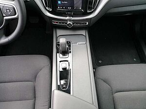 Volvo  Momentum Pro 2WD B4 Mild-Hybrid Diesel Goog