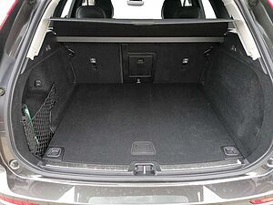 Volvo  Momentum Pro 2WD B4 Mild-Hybrid Diesel Goog