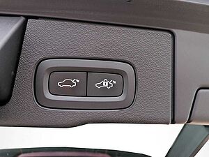Volvo  Momentum Pro 2WD B4 Mild-Hybrid Diesel Goog