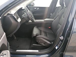 Volvo  Plus, B4 AWD Mild-Hybri AHK NAVI ACC Harman