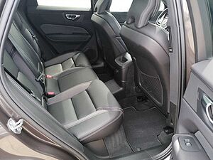 Volvo  Recharge R-Design T6 350PS  22 Zoll Rückfah